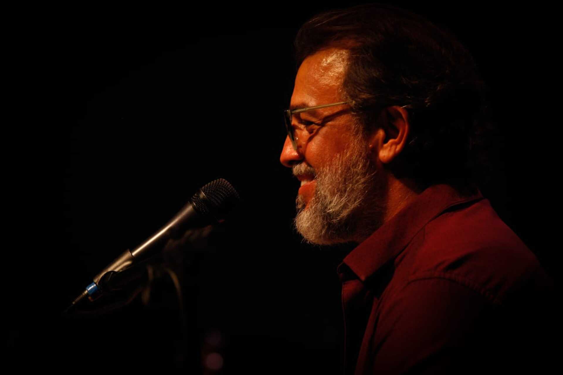 TomChris escancara 30 anos de carreira no Teatro Sesc Centro